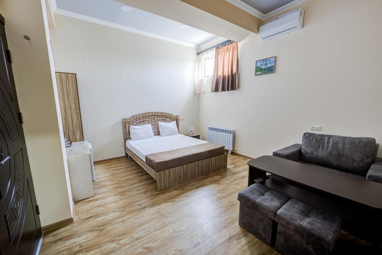 H Resort Hotel Vagharshapat Armenia Екстер'єр фото